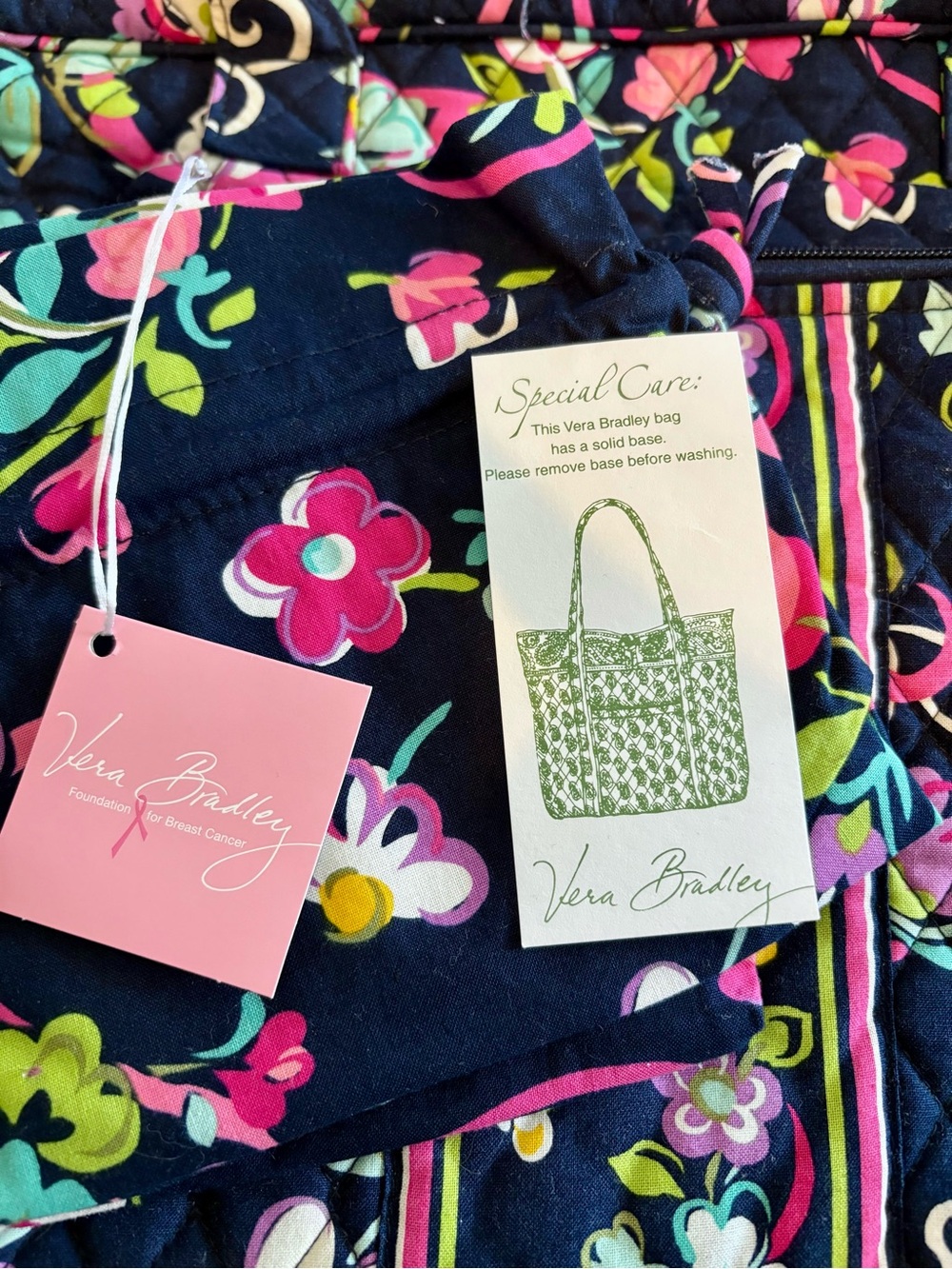 Vera Bradley RIBBONS Navy Floral Quilted Weekender Bag with New Ditty Bag - Picture 3 of 8